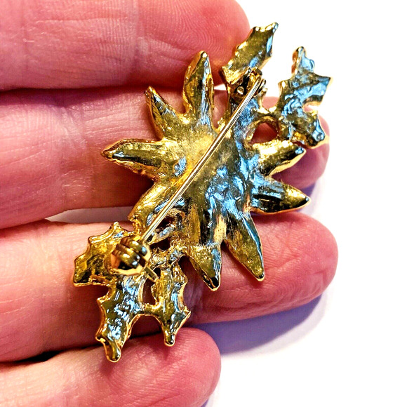 Vintage Christmas Brooch Festive Holiday Pin Red Poinsettia & Greenery Enamel - Picture 4 of 5